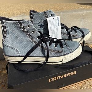 Converse High Top Womens - sz 8
